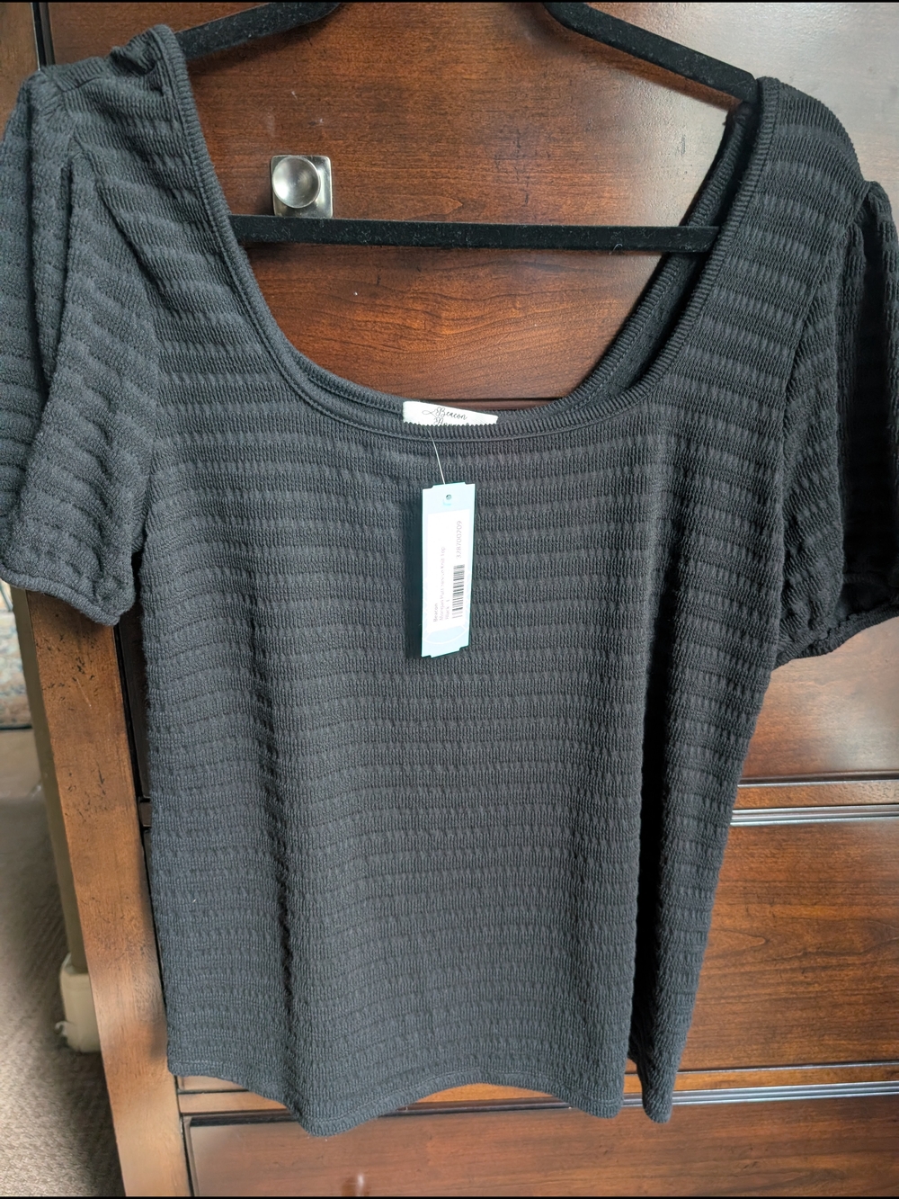 BECCA Black Textured Scoop-Neck Short Sleeve Top